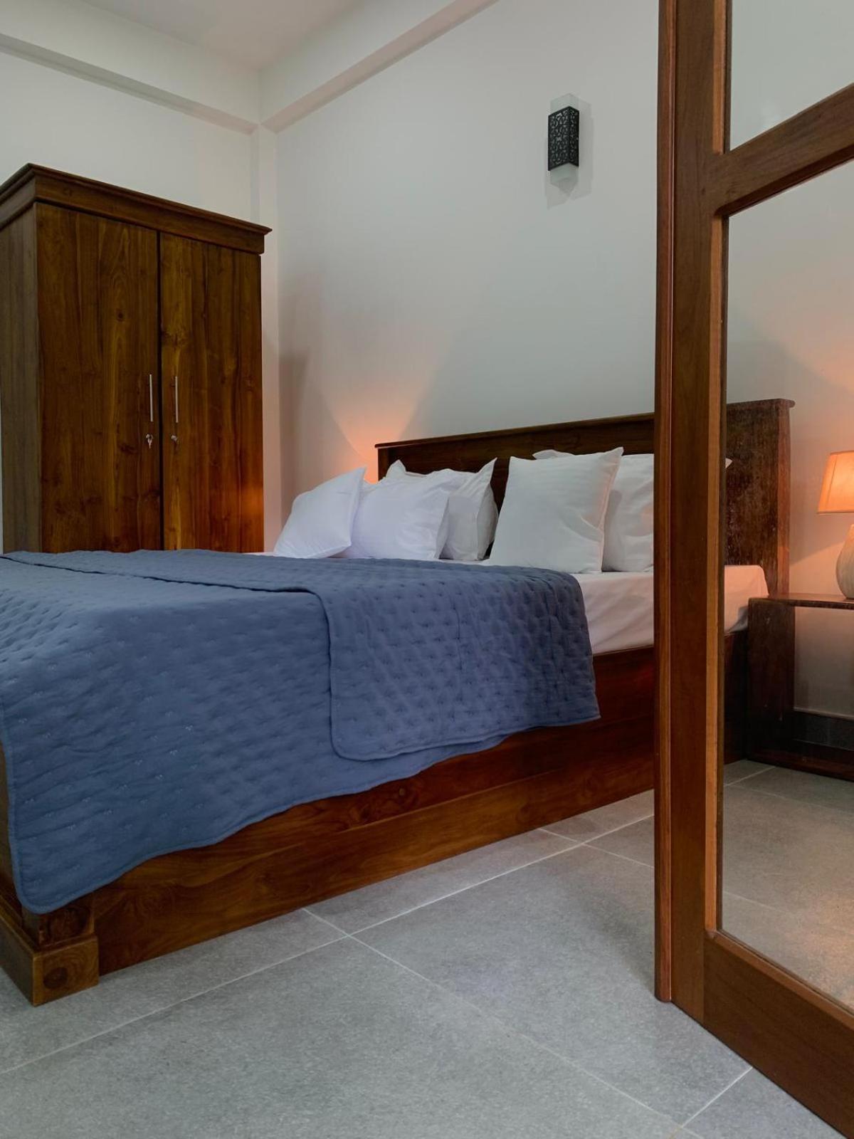 Sebastian Transit Villa With Free Shuttle Service To Airport Kotugoda エクステリア 写真
