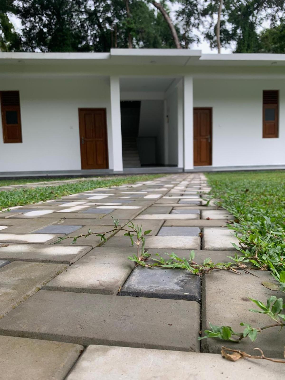 Sebastian Transit Villa With Free Shuttle Service To Airport Kotugoda エクステリア 写真